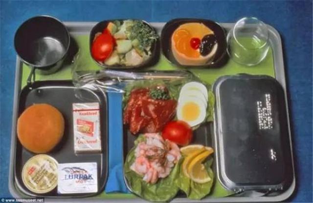 四十多年前飞机头等舱的“贵族”小吃，8张图片，你最想吃哪一种