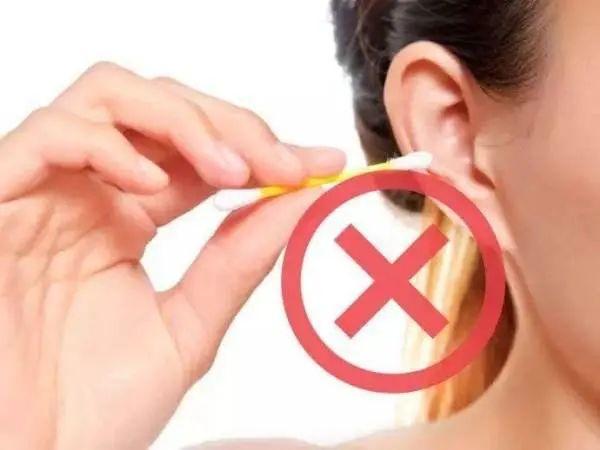 总觉得耳朵痒却又掏不出东西?可能暗示这5个问题,别忽视了