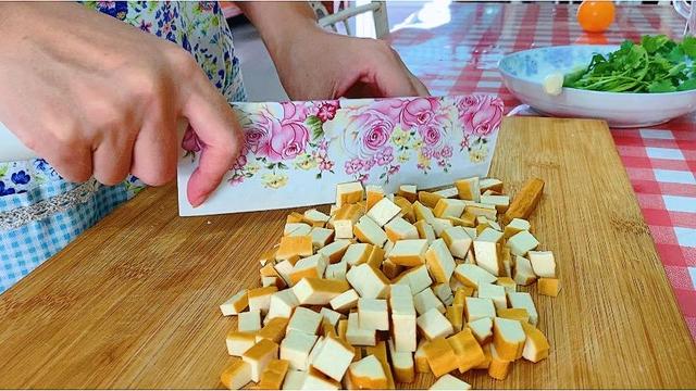 立夏后,少吃肉多吃这道菜,蛋白质含量特高,比吃肉都解馋