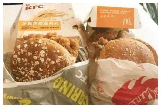 麦当劳与肯德基的美食对比图片,看完就清楚下次去吃该怎么选了!