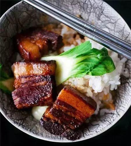 精选美食:魔鬼辣炒肥肠、鱼香嫩豆腐 、红烧肉、油豆腐五花肉