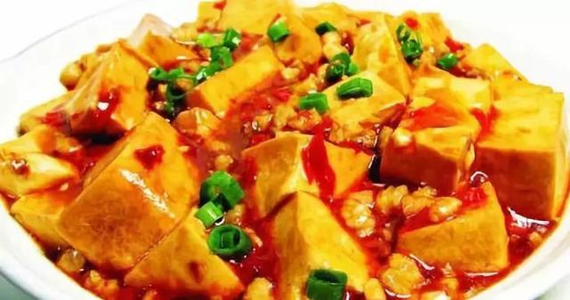 精选美食:魔鬼辣炒肥肠、鱼香嫩豆腐 、红烧肉、油豆腐五花肉