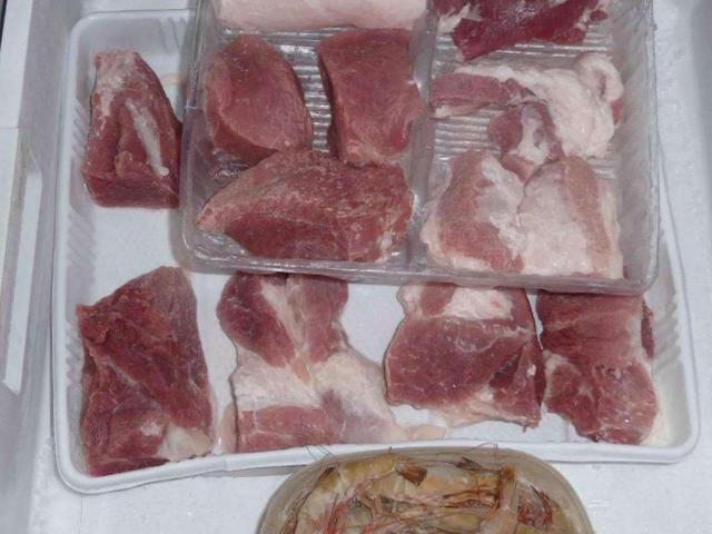 冰箱拿出来的冻肉，不要用水泡，大厨教你几招，跟鲜肉一样好吃