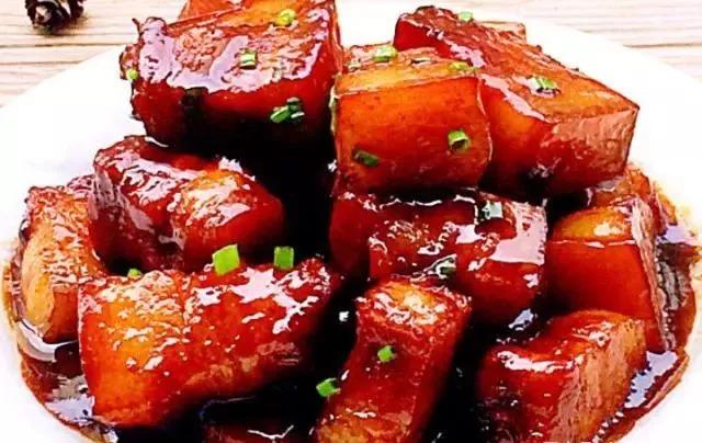 做红烧肉时,要不要焯水,一步错步步错,难怪肉质不软烂,不入味