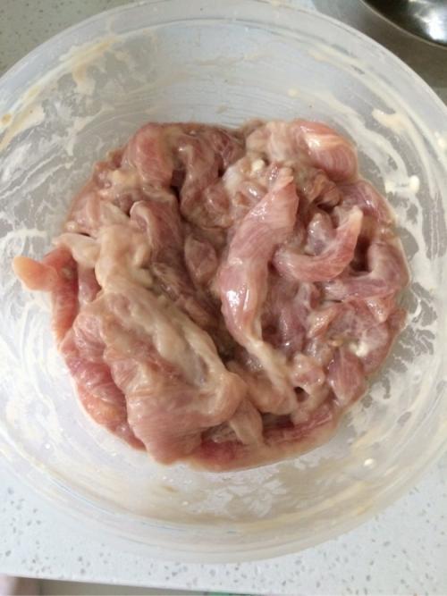 炒肉丝,不要直接下锅炒,大厨教你几招,肉丝鲜嫩,入口即化