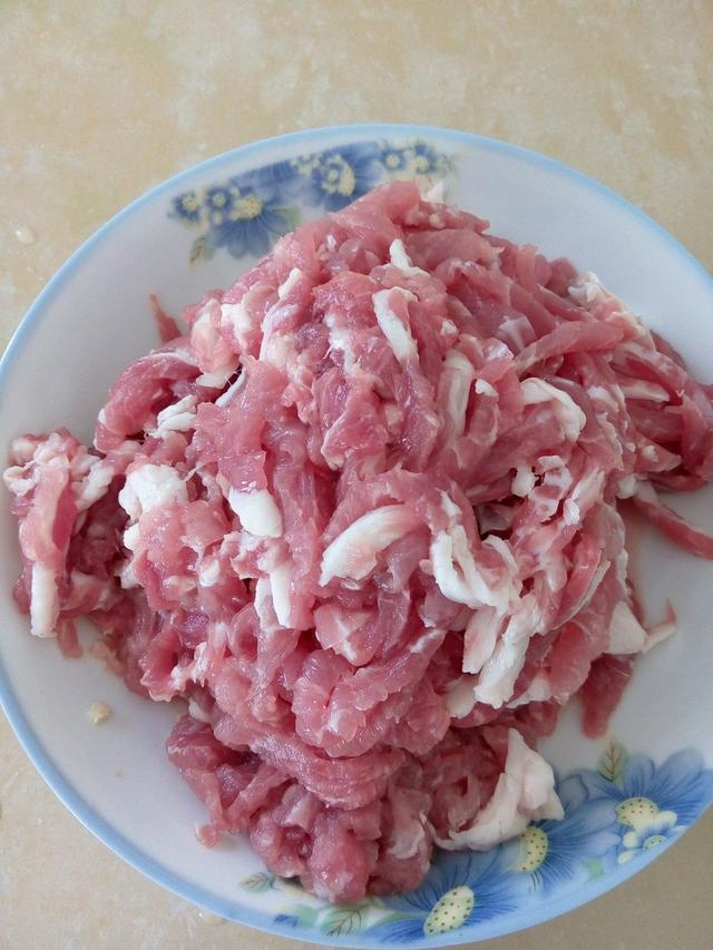 炒肉丝,不要直接下锅炒,大厨教你几招,肉丝鲜嫩,入口即化