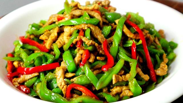 炒肉丝,不要直接下锅炒,大厨教你几招,肉丝鲜嫩,入口即化