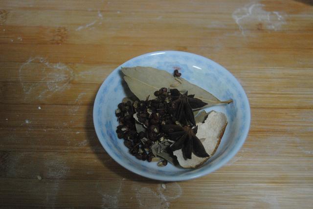 立夏吃蛋,别水煮了,这样煮一锅,又香又够味,家人都吃嗨了