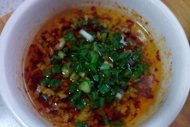 服务员透露:吃火锅时,专调这3种蘸料的人,一看便知是资深吃货