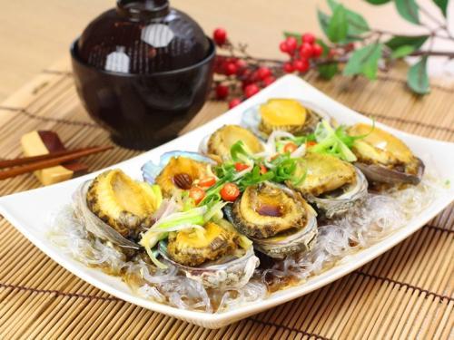 第一次吃鲍鱼时,服务员问你要几头,网友:不会回答可真是丢脸!