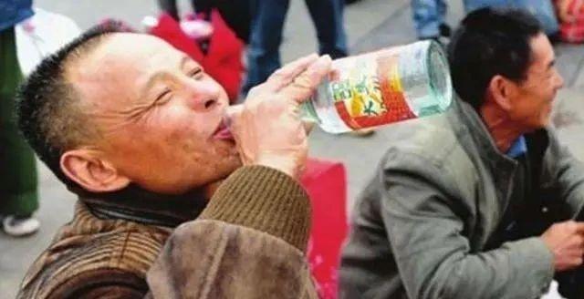 中国涌现3种“不上进”白酒，包装40年从变样，品酒师：实在极品