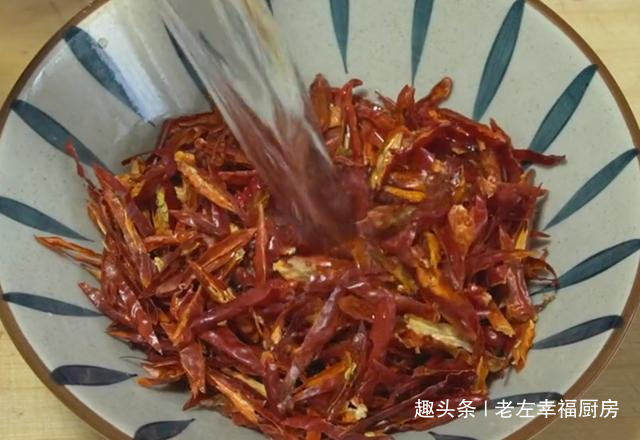 牛肉最爱吃法，一顿做3斤，麻辣有嚼劲，当零食下酒真过瘾