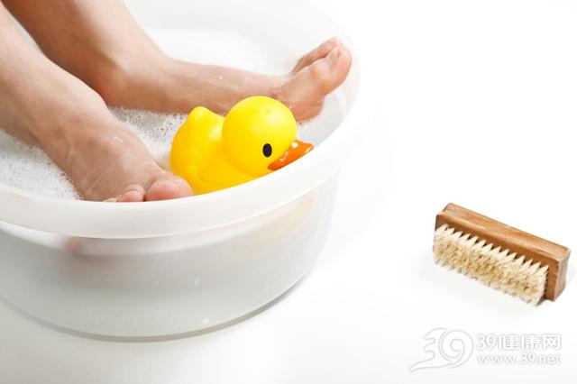 睡前坚持做7件事，保健又养生！人人可学