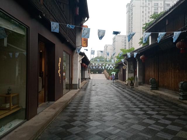 杭州被游客忽略的千年景区，10公里景点全免票，坐游船仅3元