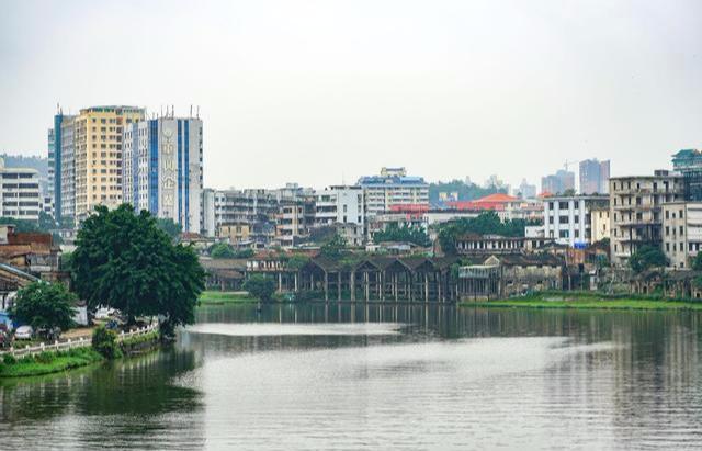 中国最适宜居的四大城市,景致优美物价低,去过的人都舍不得走