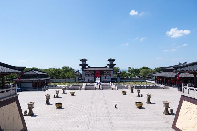 我国首个影视基地,被誉为“东方好莱坞”,现是著名国家5A级景区