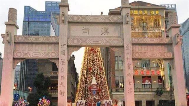 中国“最美”火车站,建造花费140亿,连外国人都称奇