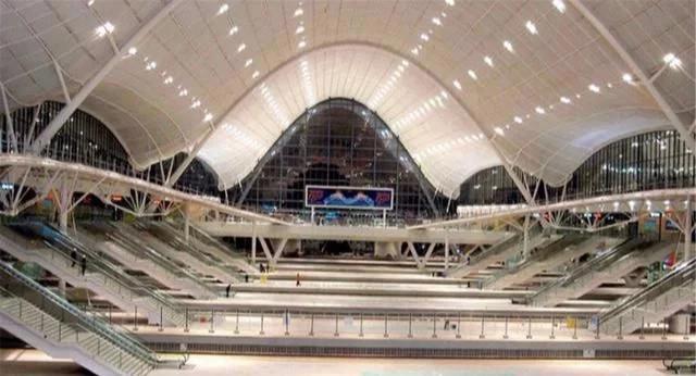 中国“最美”火车站,建造花费140亿,连外国人都称奇