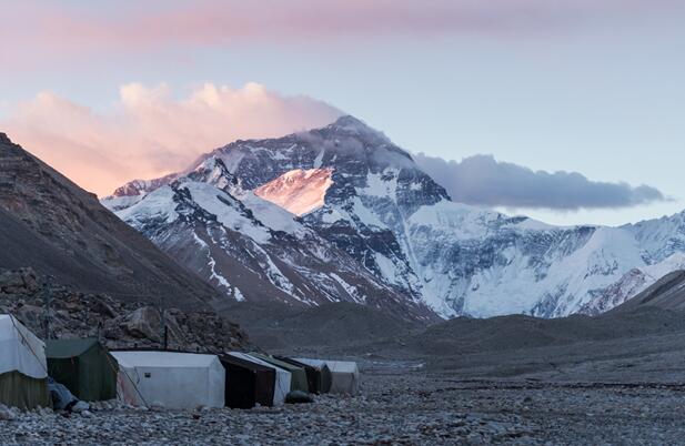珠峰大本营海拔多少米 珠峰大本营的海拔高度是多少