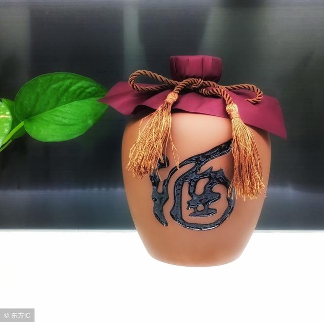 为什么国人都爱喝白酒?白酒文化的传承!