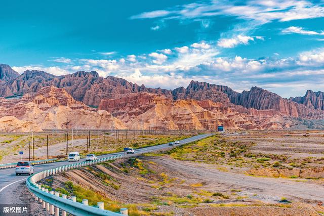 独库公路：堪称中国最美公路，新疆的颜值代表，多少人的向往