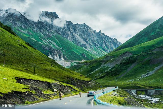 独库公路：堪称中国最美公路，新疆的颜值代表，多少人的向往