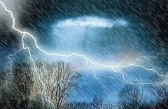 较强降雨区集中在北部三
