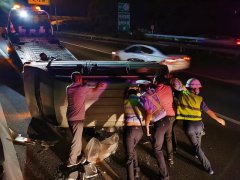 汽车爆胎是道路交通中常