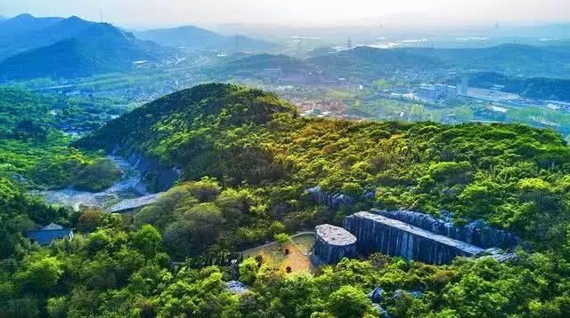 中国明朝“最大”烂尾工程,一块破石头累死3000人,如今成胜地!