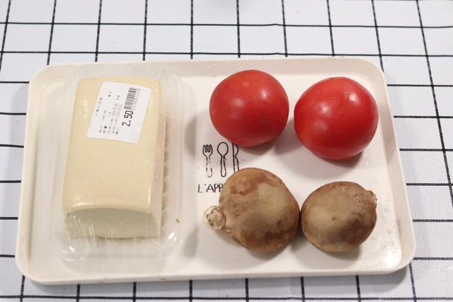 夏天,这3种食物一起炒,微甜开胃,上桌就扫光,比肉吃的还香