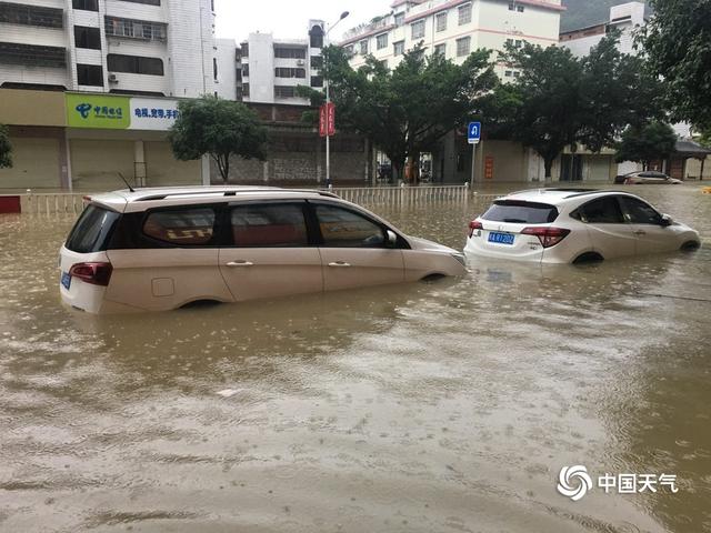广西遭遇大范围强降雨 多地灾害频现
