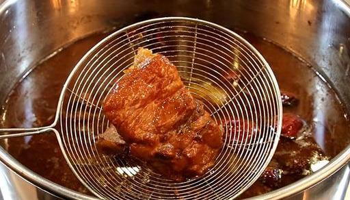 真的存在“百年老汤”吗?是如何保存的,难道是一直在火上煮吗?