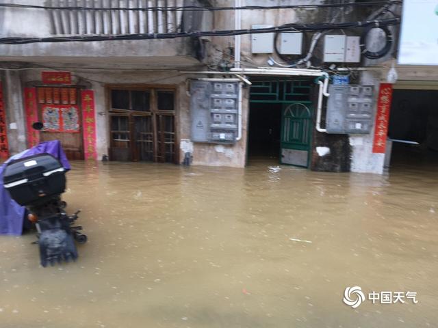 广东龙门遭遇大暴雨 房屋进水农作物被淹