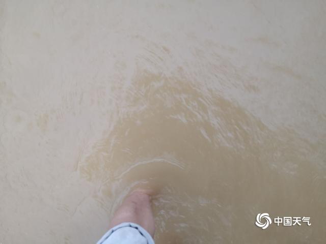 广东龙门遭遇大暴雨 房屋进水农作物被淹