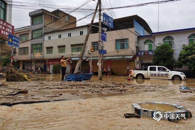 入汛以来最强降雨侵袭贵州罗甸 多地庄稼被淹