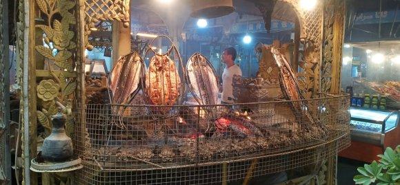烤西瓜烤羊眼——带你走进新疆最大夜市