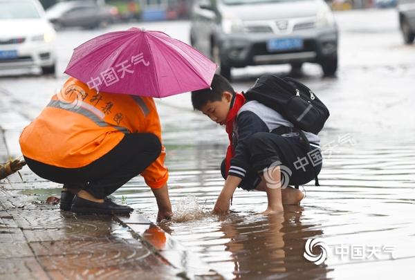 湖南雨水频繁出现 雨带逐渐北抬局地有暴雨