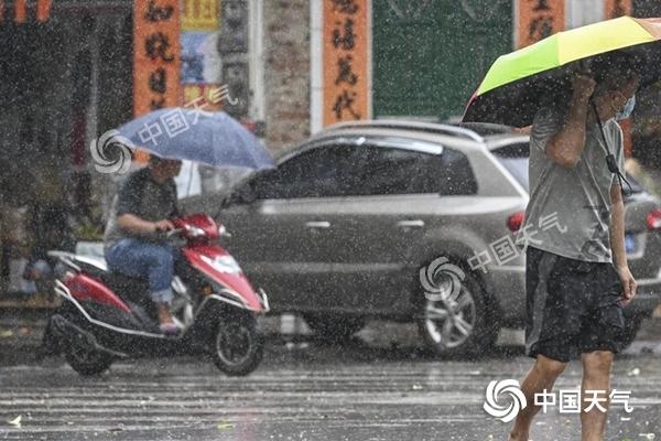 江淮等地新一轮强降雨来袭 京津冀或现持续高温天