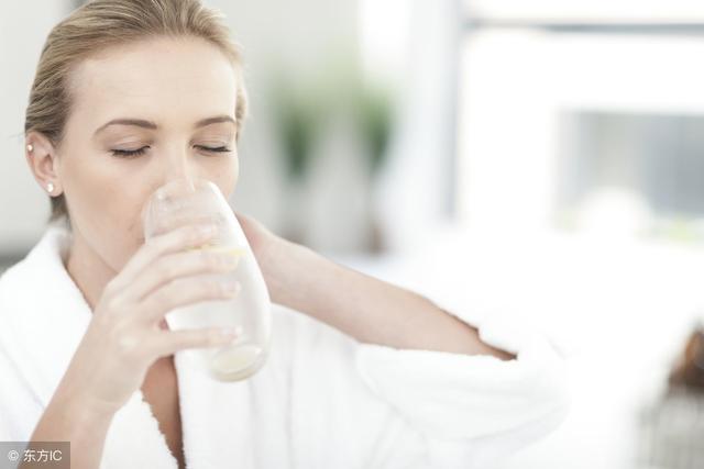 皮肤如何保养最健康？补水的这2大误区，一个都不要踩
