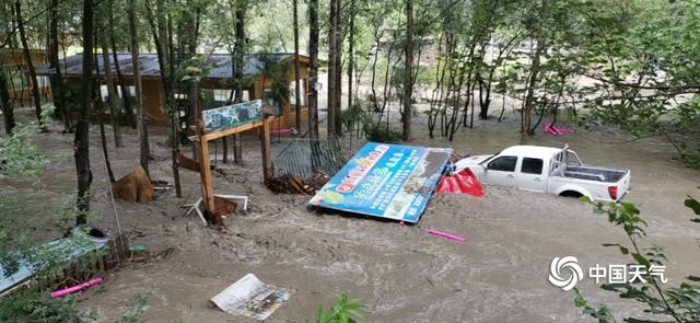 四川金川县区域暴雨致多个乡镇发生洪涝泥石流