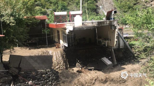 四川金川县区域暴雨致多个乡镇发生洪涝泥石流