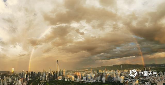 美绝了！深圳傍晚雨后双彩虹高挂天空