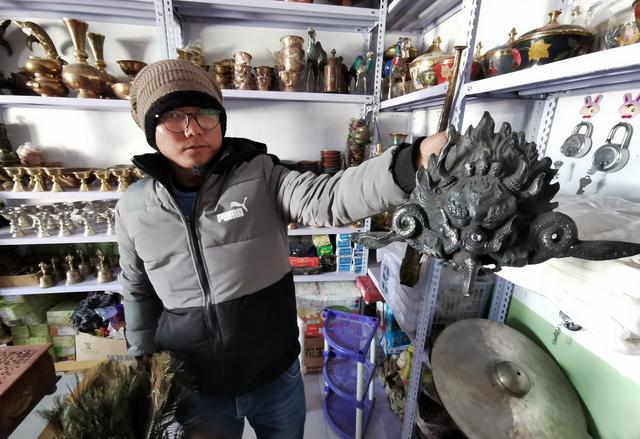 西藏普兰500年边贸市场:印度和尼泊尔人各占一院,看看都卖些啥