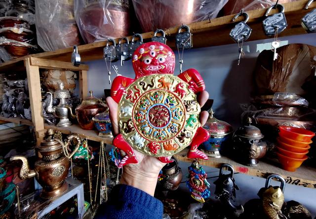 西藏普兰500年边贸市场:印度和尼泊尔人各占一院,看看都卖些啥
