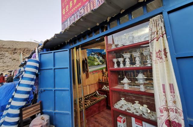 西藏普兰500年边贸市场:印度和尼泊尔人各占一院,看看都卖些啥