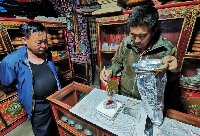 西藏普兰500年边贸市场:印度和尼泊尔人各占一院,看看都卖些啥