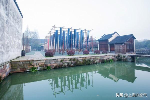 江南古镇那么多,这个票价最高的古镇,为何一直客流不断?