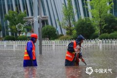 长江中下游地区雨势强劲