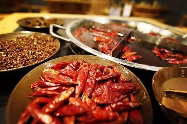 四川特产数不胜数,这4种美食令人垂涎三尺,这才是舌尖上的美味