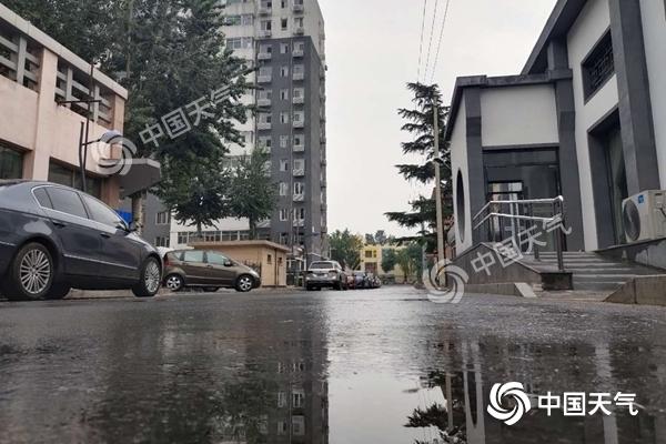 今后三天北京雨水频繁天气热 外出备伞防雨防雷